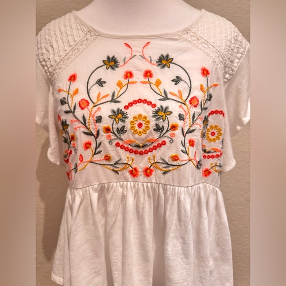Lucky Brand White Embroidered Peplum Top – Size M - Picture 2 of 16